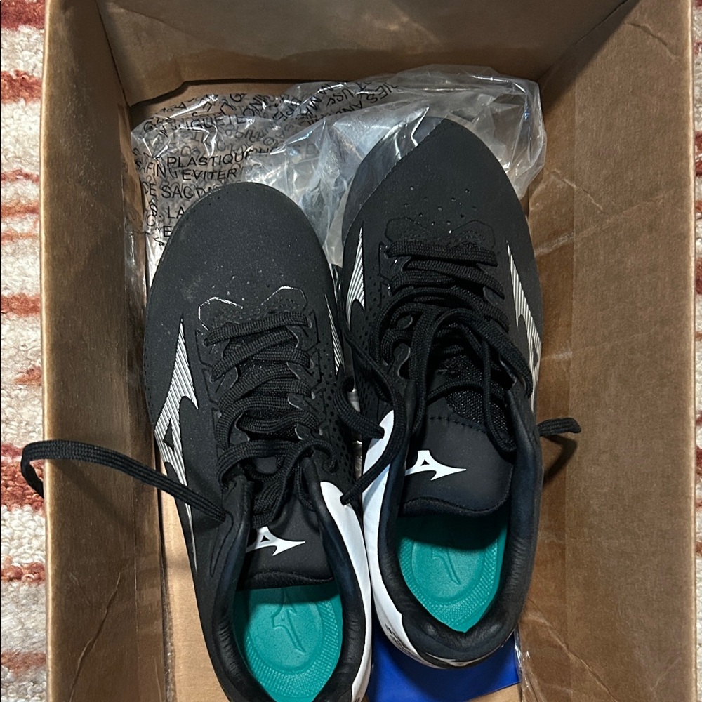 Mizuno Black and White Kids Sneakers